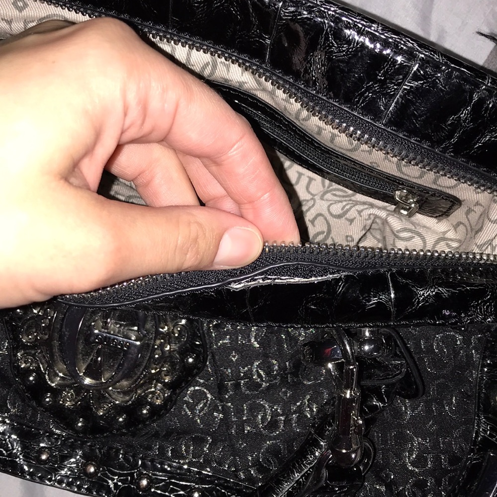 Guess purse - Picture 5 of 5